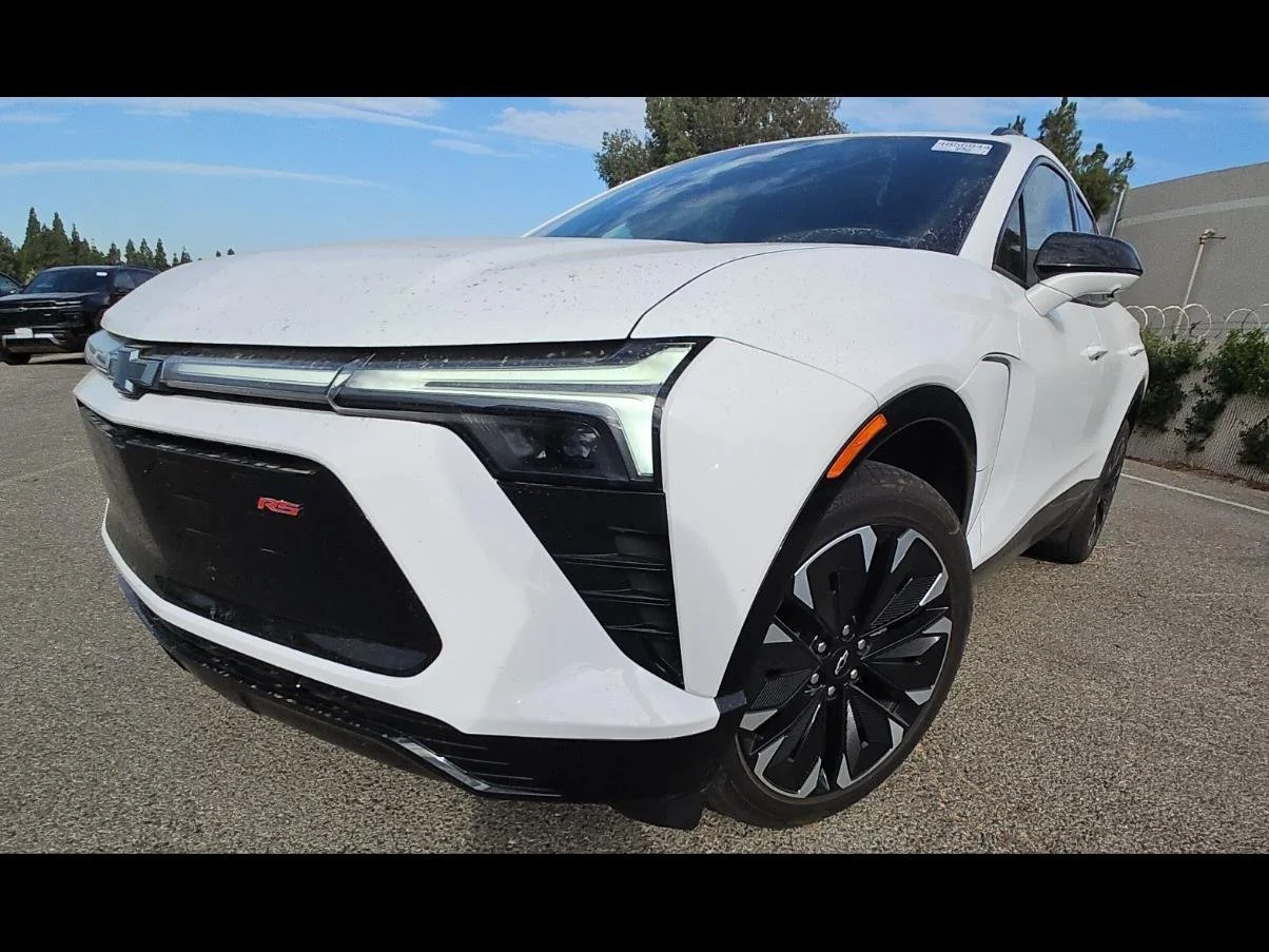 Used 2024 Summit White Chevrolet RS image 1