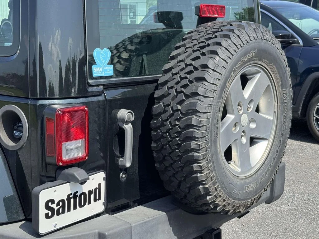 Used 2012 Black Jeep Rubicon image 10