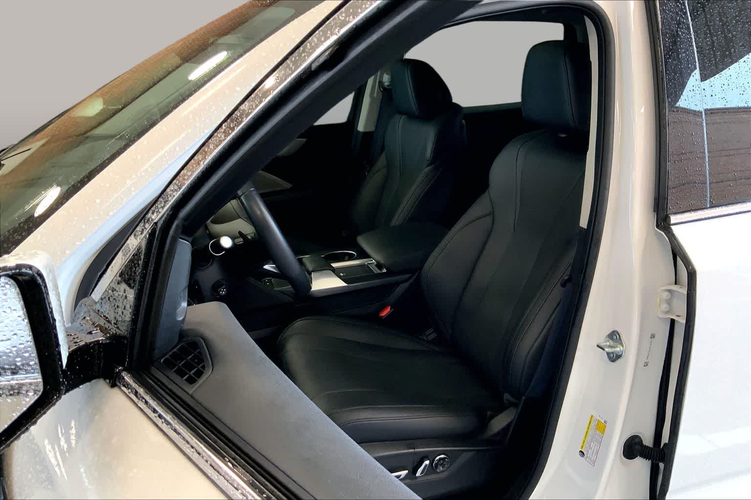 Used 2023 Platinum White Pearl Acura  image 7