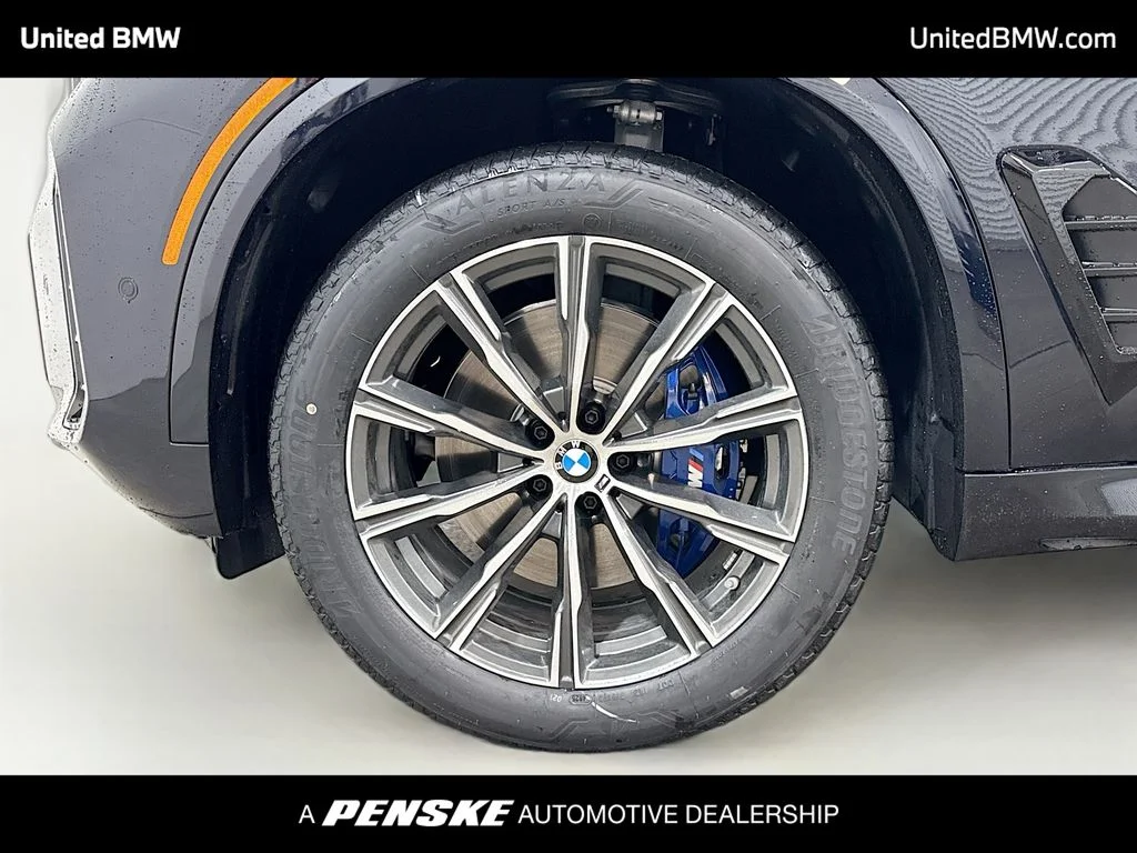 Used 2026 Carbon Black Metallic BMW sDrive40i image 2