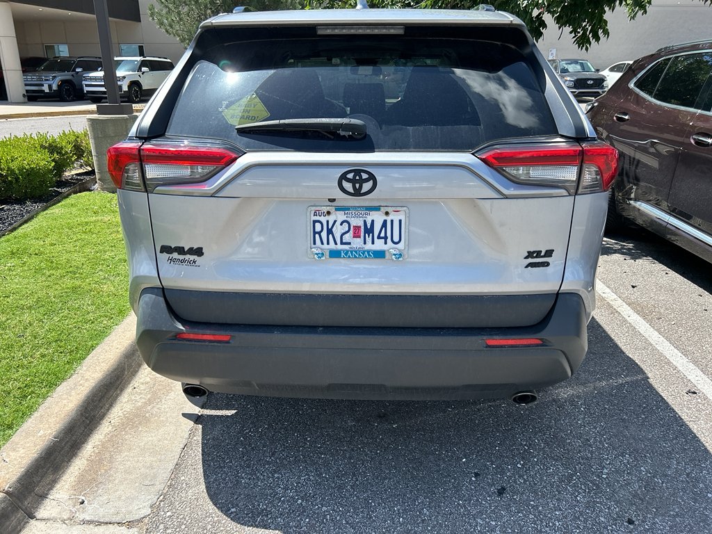 Used 2019 Silver Sky Metallic Toyota XLE image 4