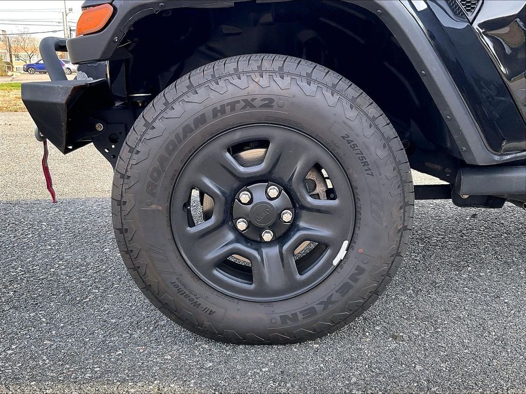 Used 2021 Black Jeep Sport image 7
