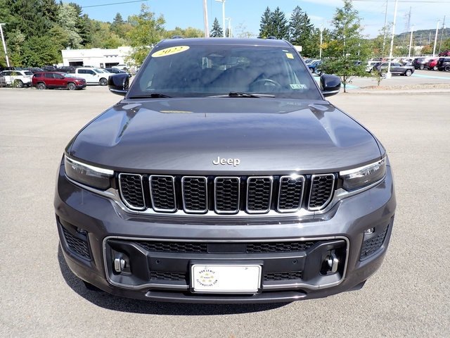 Certified Used 2022 Gray Jeep Overland image 10