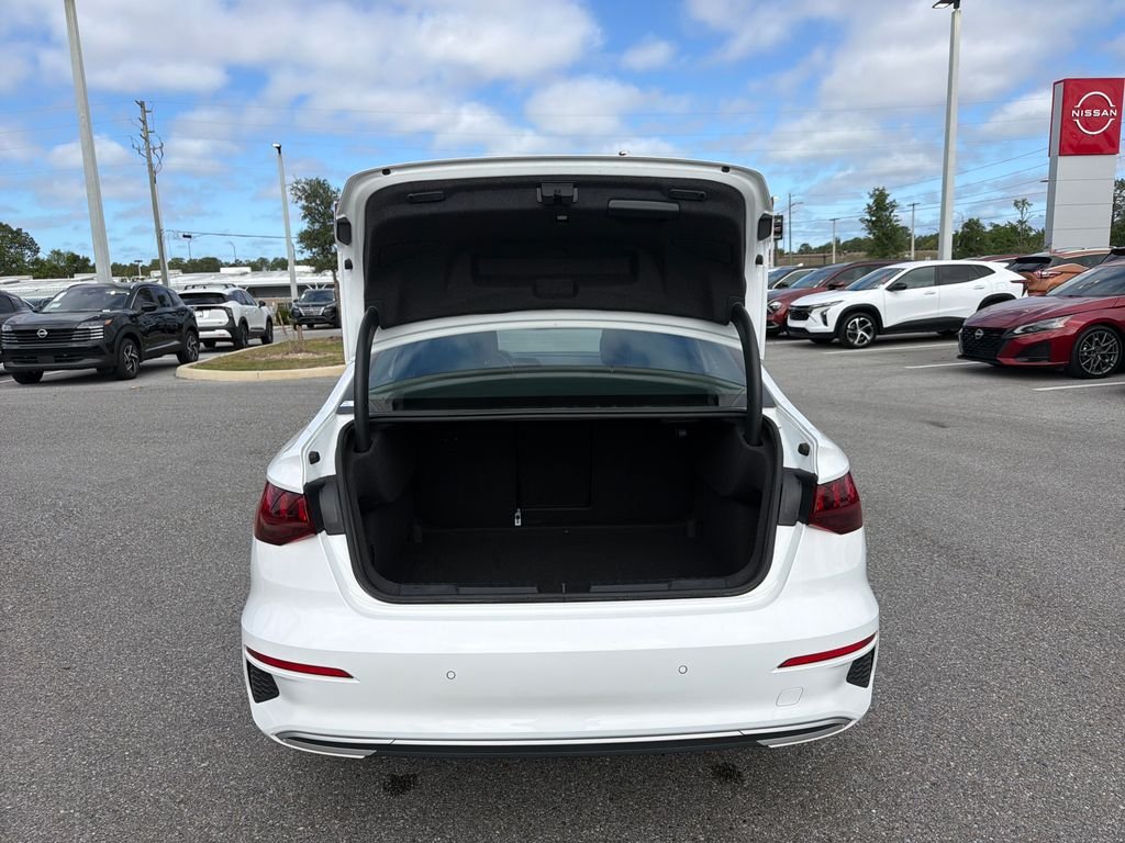 Used 2024  Audi 40 Premium image 9