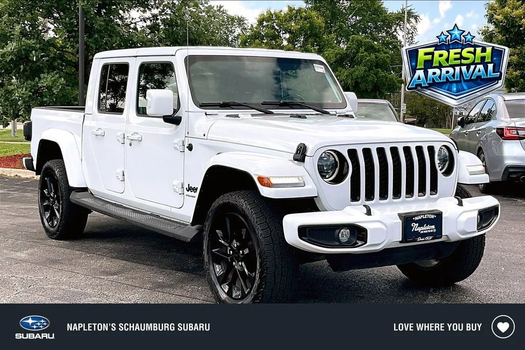 Used 2023 White Jeep High Altitude image 1