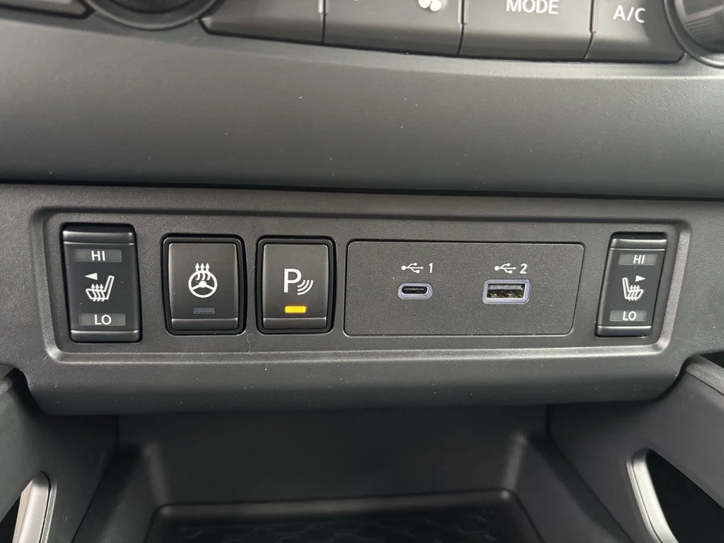 New 2026 Boulder Gray Pearl Nissan Crew Cab SV image 18