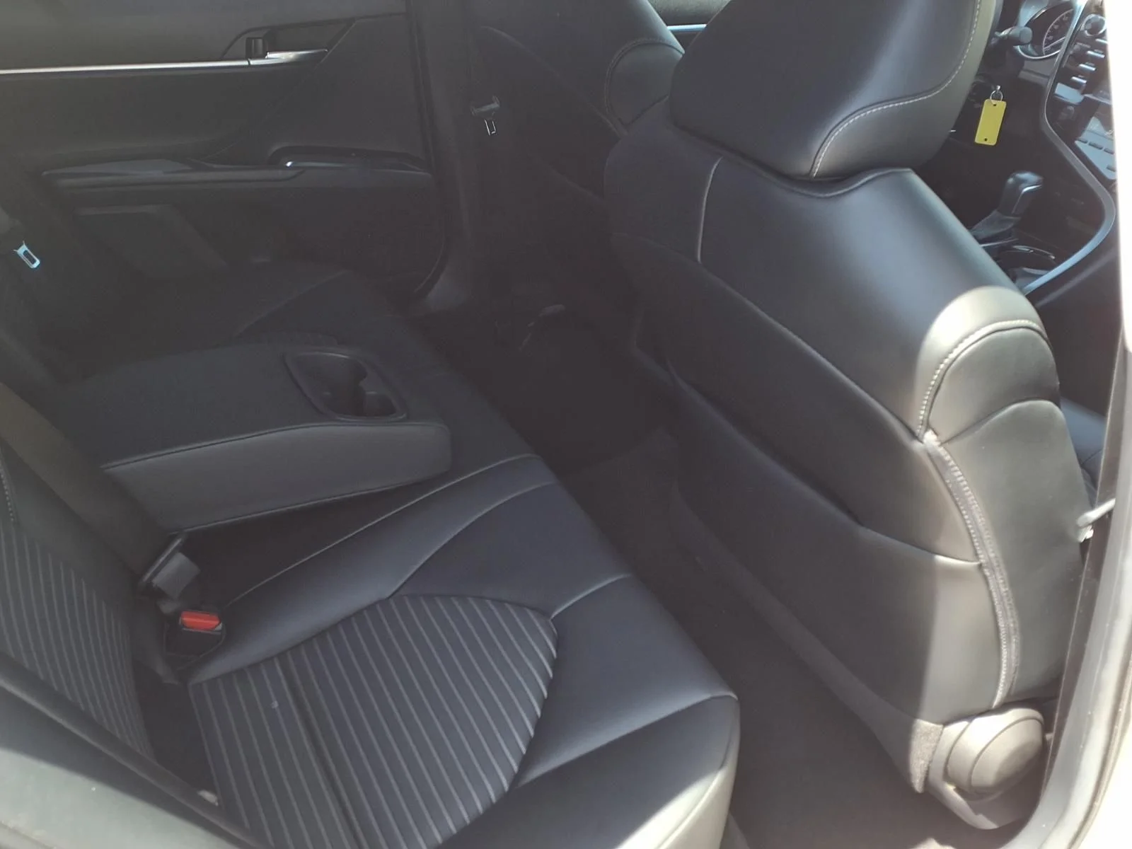 Used 2020 White Toyota SE Nightshade image 21