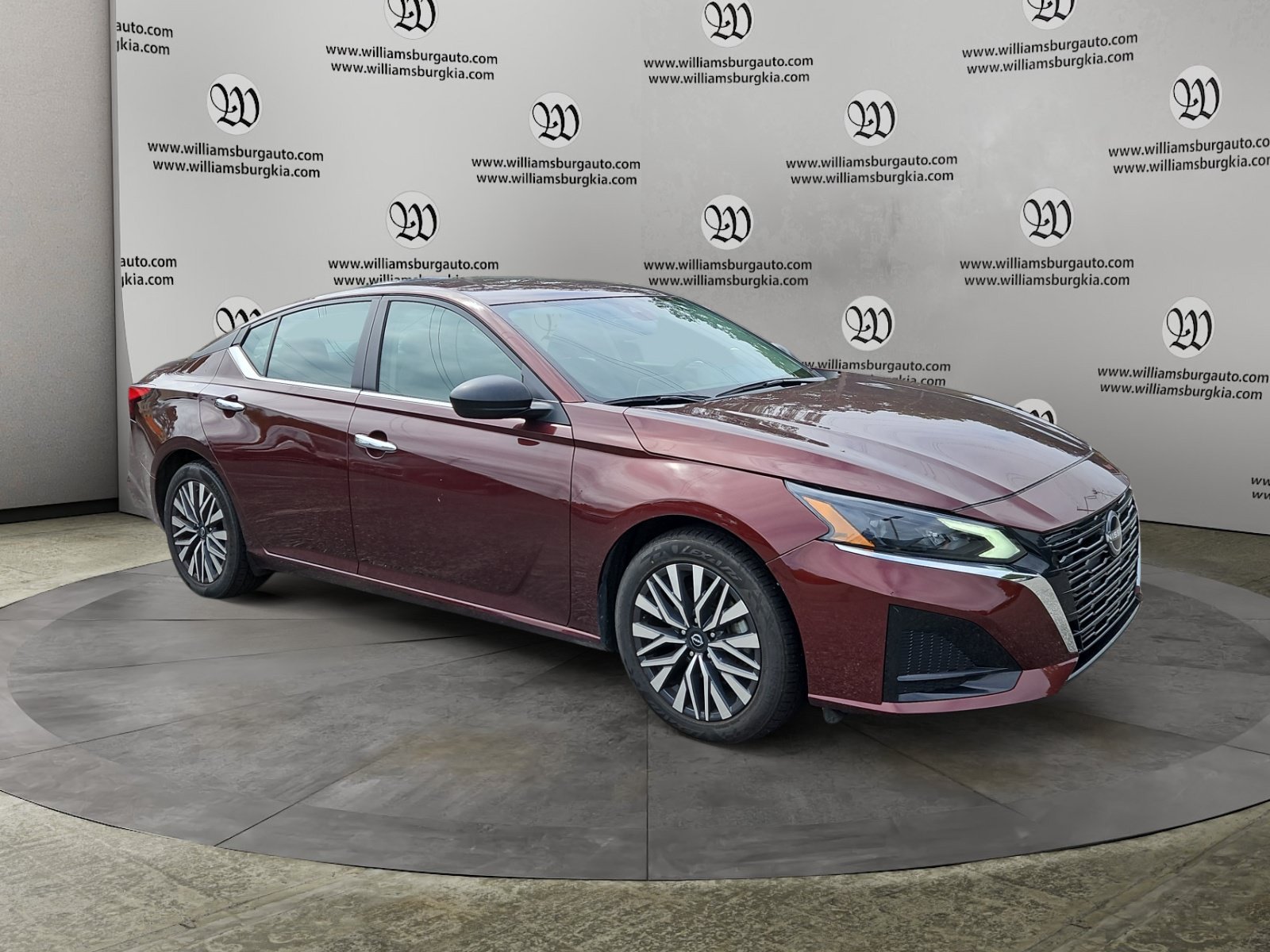 Used 2025 Red Nissan 2.5 SV image 7