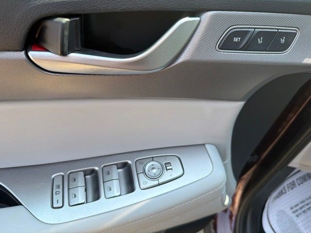 Used 2020 Sierra Burgundy Hyundai SEL image 11