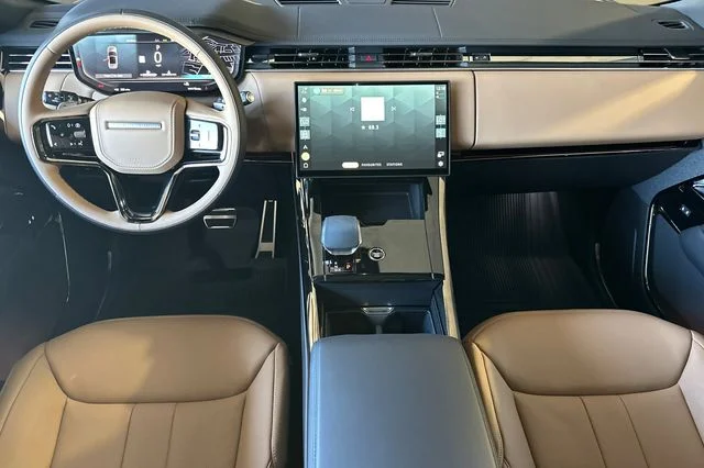 New 2026 Santorini Black Land Rover Dynamic SE image 12