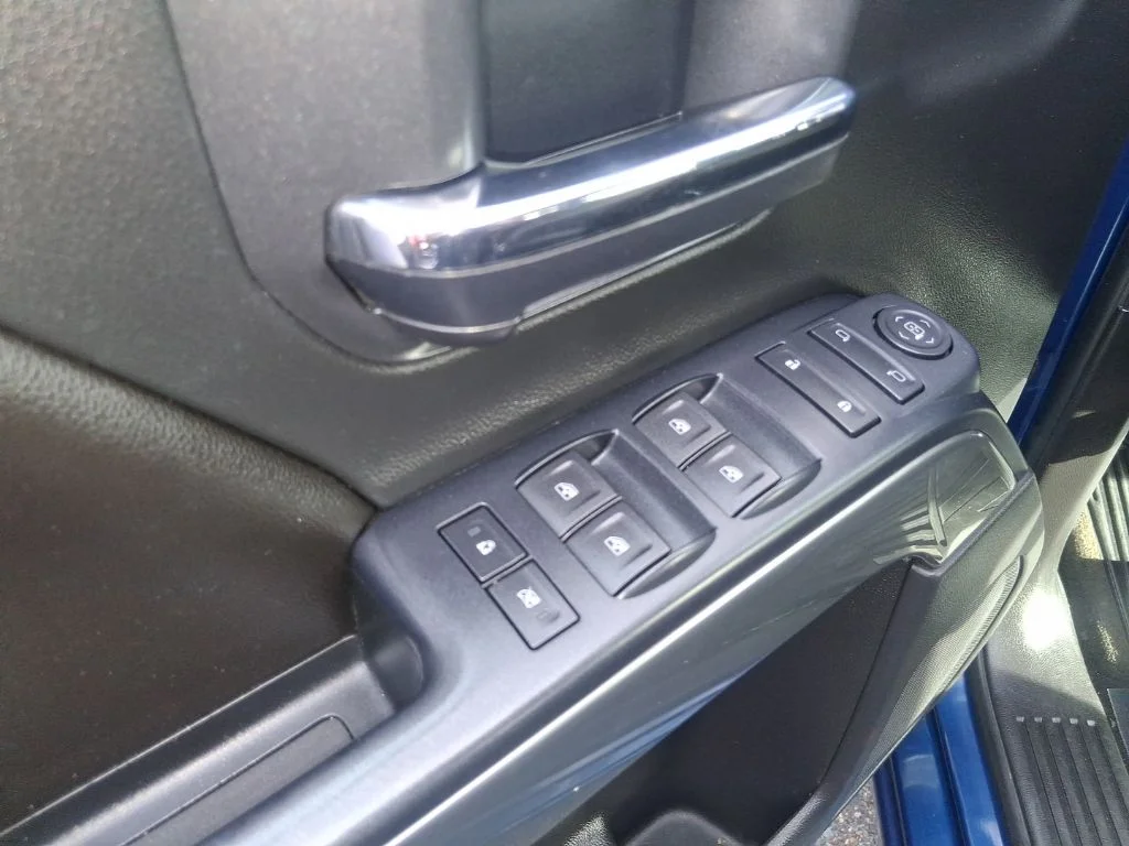 Used 2016 Blue Chevrolet LT image 7