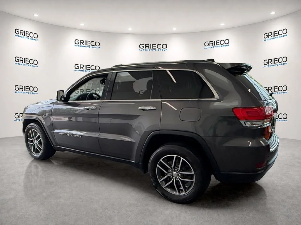 Used 2018 Gray Jeep Limited image 5