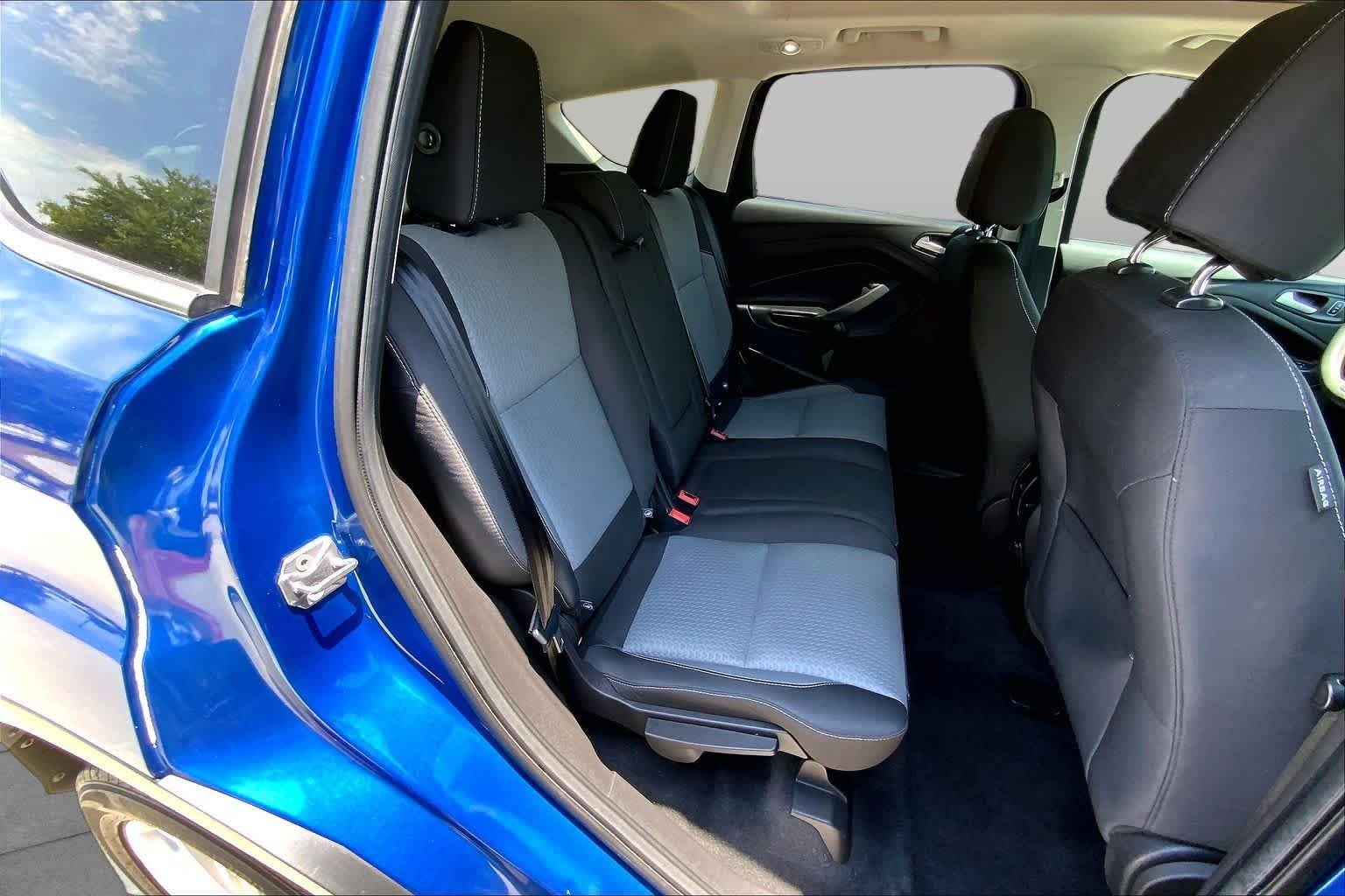 Used 2017 Lightning Blue Metallic Ford SE image 20
