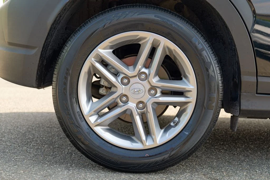 Used 2023 Abyss Black Pearl Hyundai SE image 13