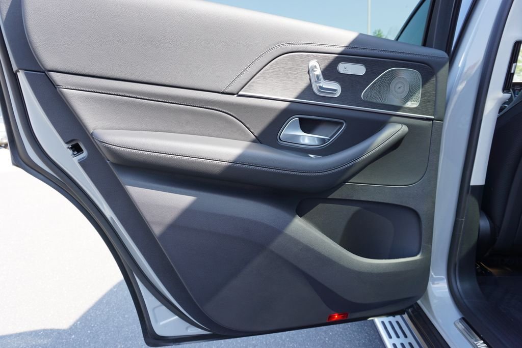 New 2026 MANUFAKTUR Alpine Grey Mercedes-Benz GLS 450 image 33