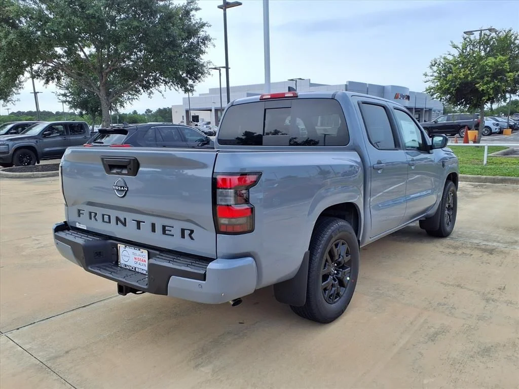 New 2026 Boulder Gray Pearl Nissan Crew Cab SV image 4
