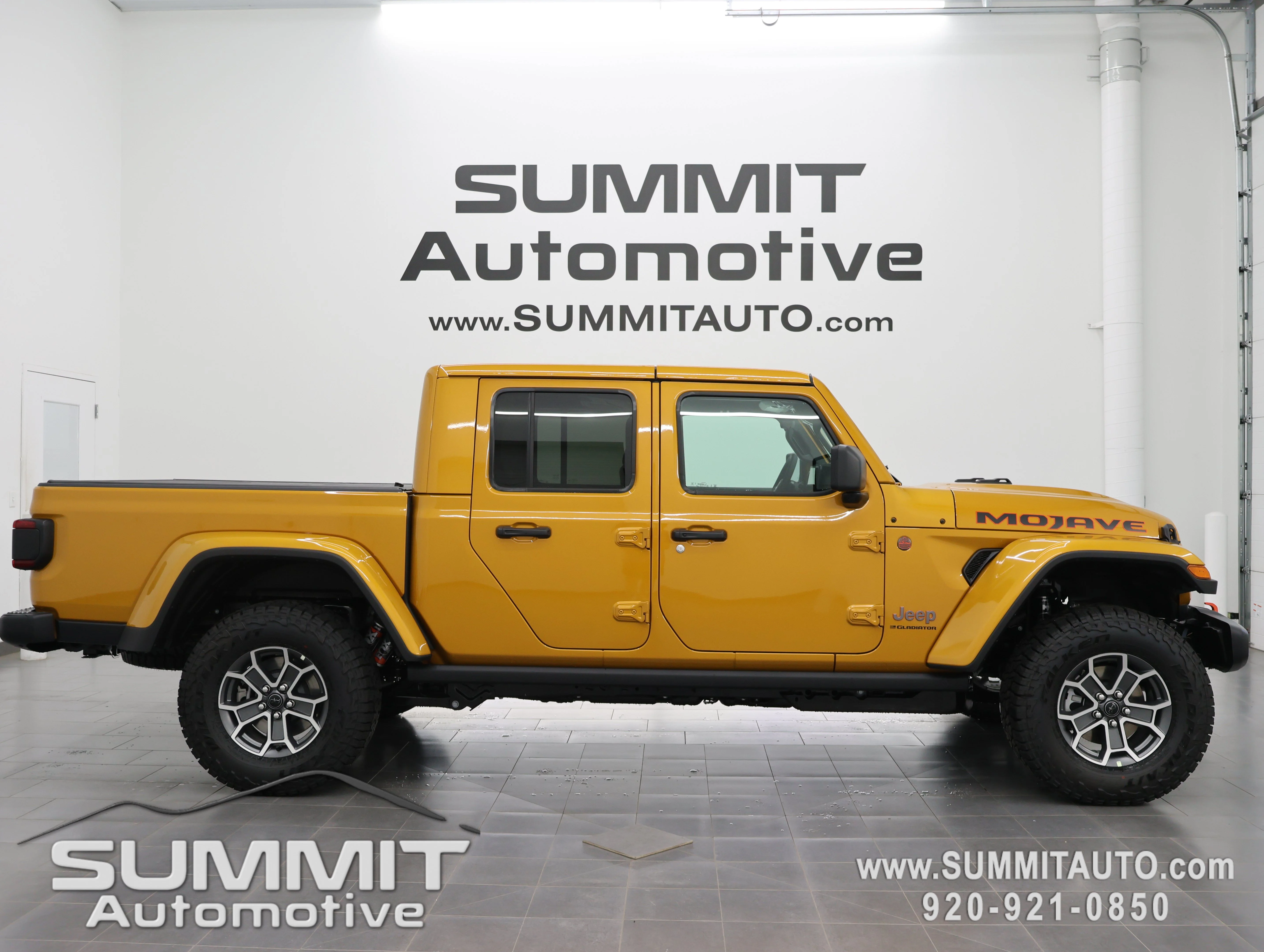 New 2026 Goldilocks Exterior Paint Jeep Mojave image 1