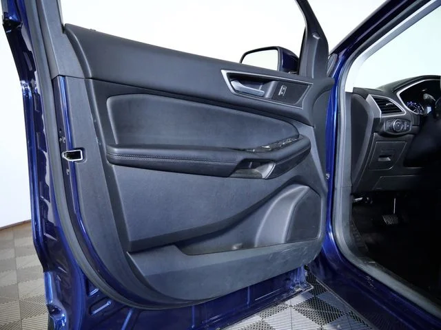 Used 2016 Blue Ford SEL image 16