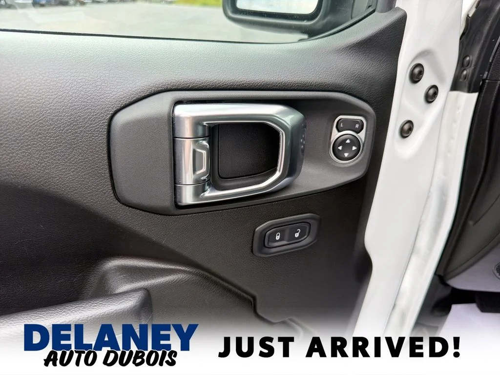 Used 2026 White Jeep Rubicon image 19