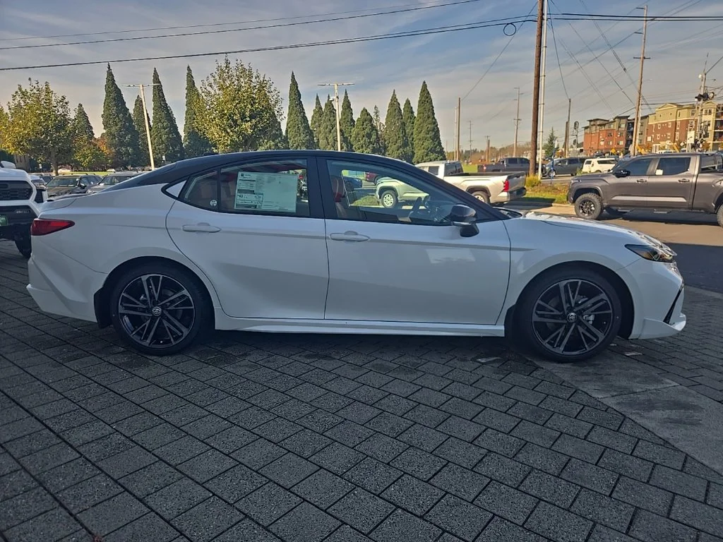 New 2026 Wind Chill Pearl with Midnight Black Metallic roof Toyota XSE image 6