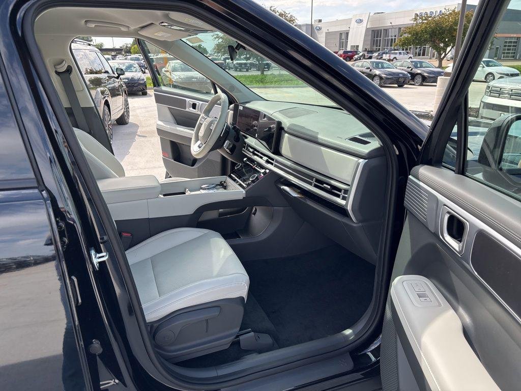 New 2026 Phantom Black Hyundai SEL AWD image 32