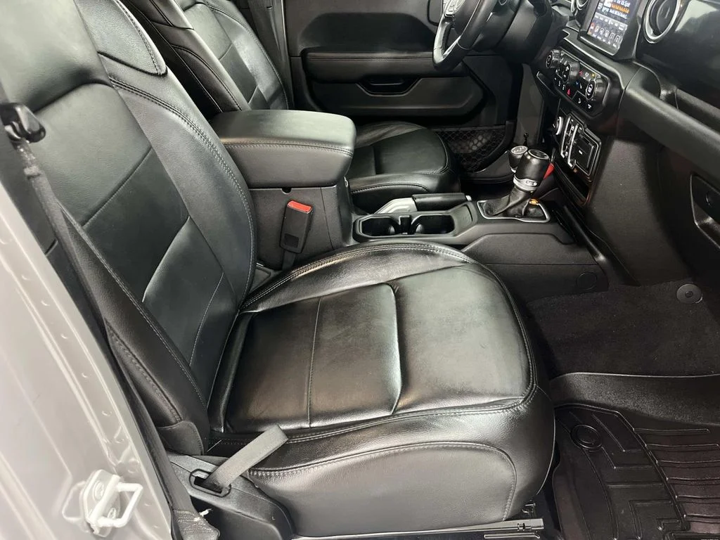 Used 2020 Sting-Gray Clearcoat Jeep Sahara Altitude 4WD 2.0L 1 Owner image 29