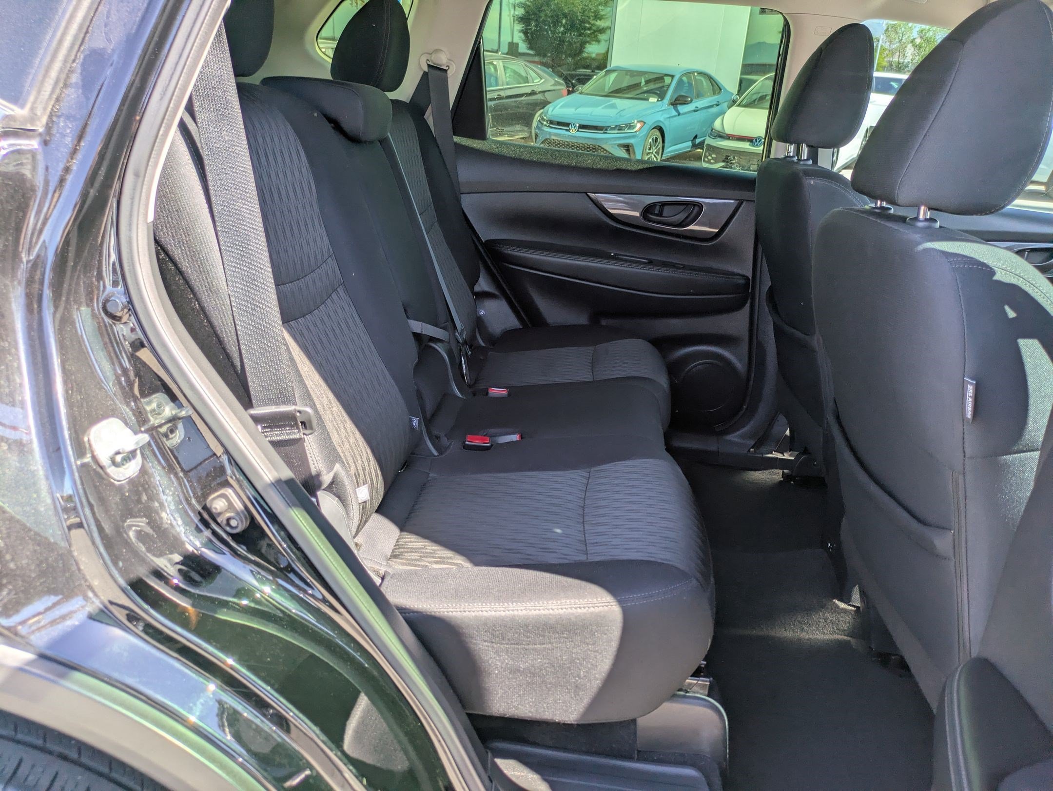 Used 2020 Magnetic Black Pearl Nissan S image 27