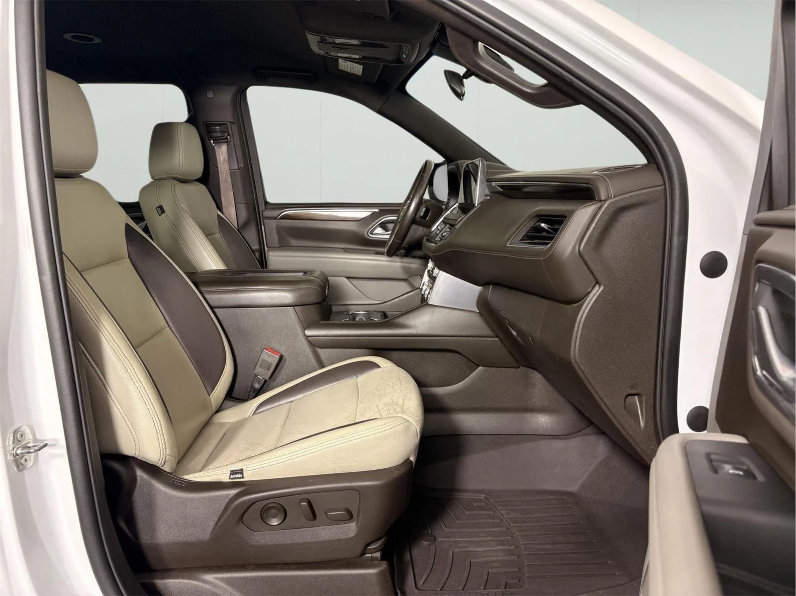 Used 2022 Summit White GMC SLE image 23
