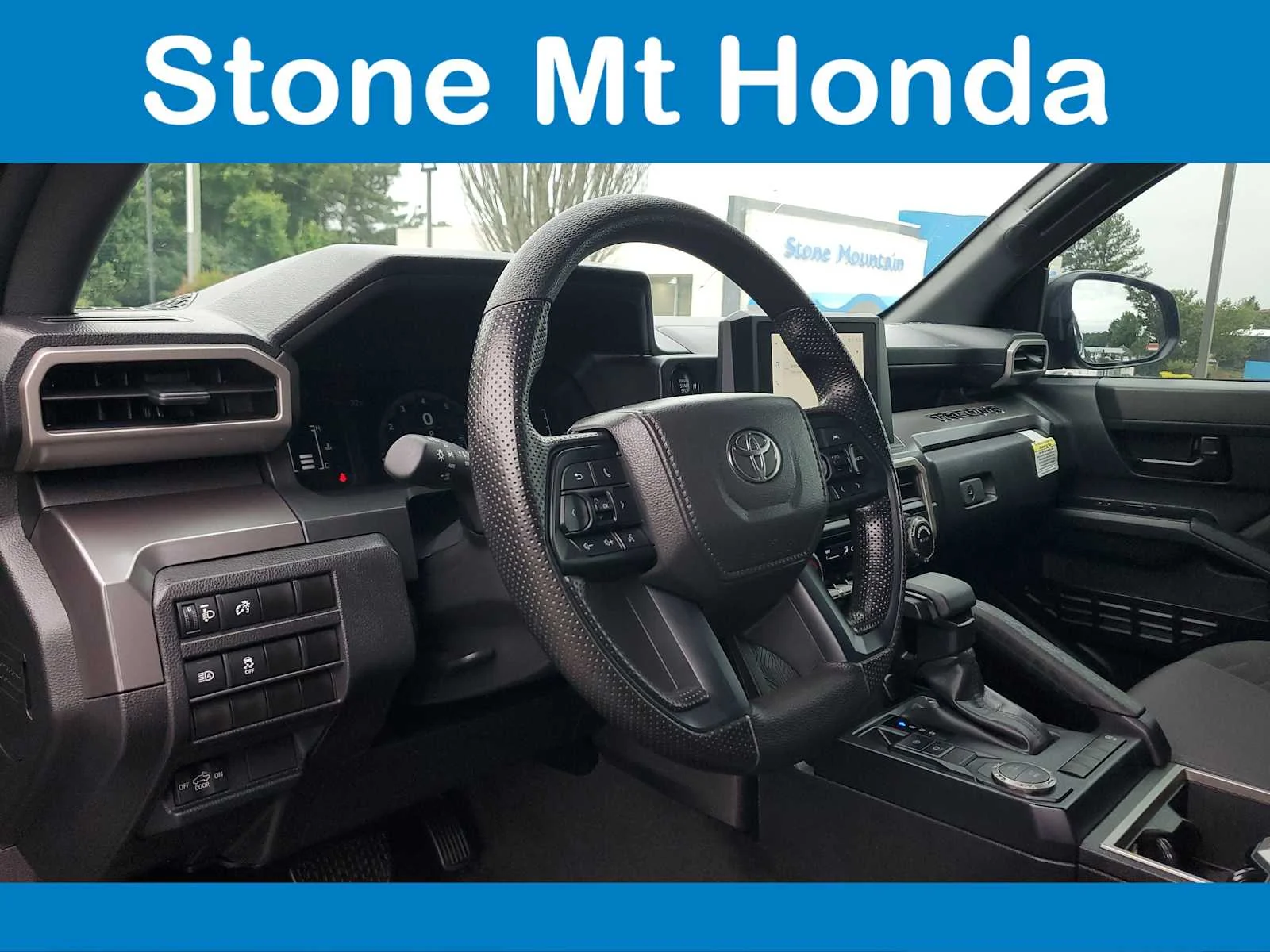 Used 2025 Underground Toyota SR5 image 17