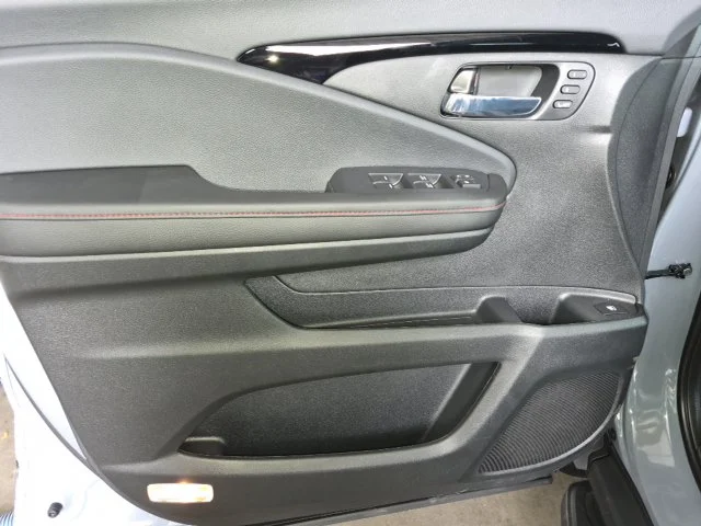New 2026 Sonic Gray Pearl Honda Black Edition image 16