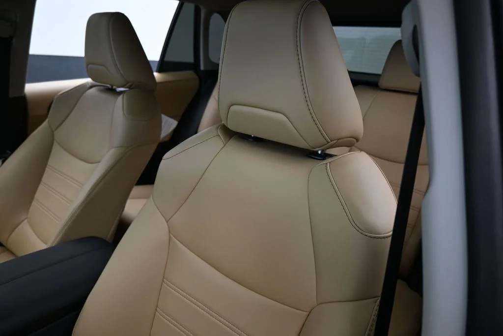 Used 2025 Midnight Black Metallic Toyota XLE Premium image 18