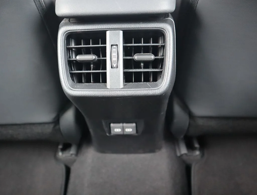Used 2025 White Lexus 300h image 30