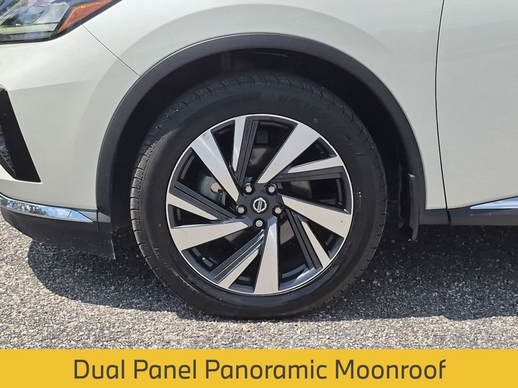 Used 2022 White Nissan SL image 13