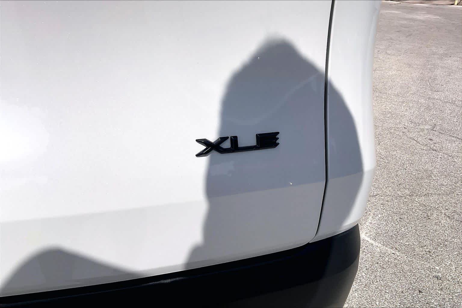 Used 2026 Wind Chill Pearl Toyota XLE image 11