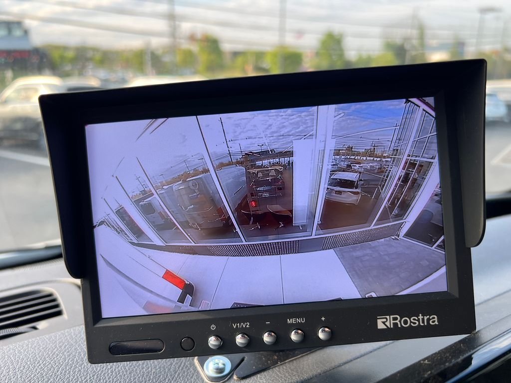New 2025 Arctic White Mercedes-Benz Standard Roof image 9