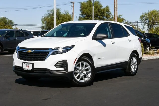 2024 Chevrolet Equinox AWD LS's photo