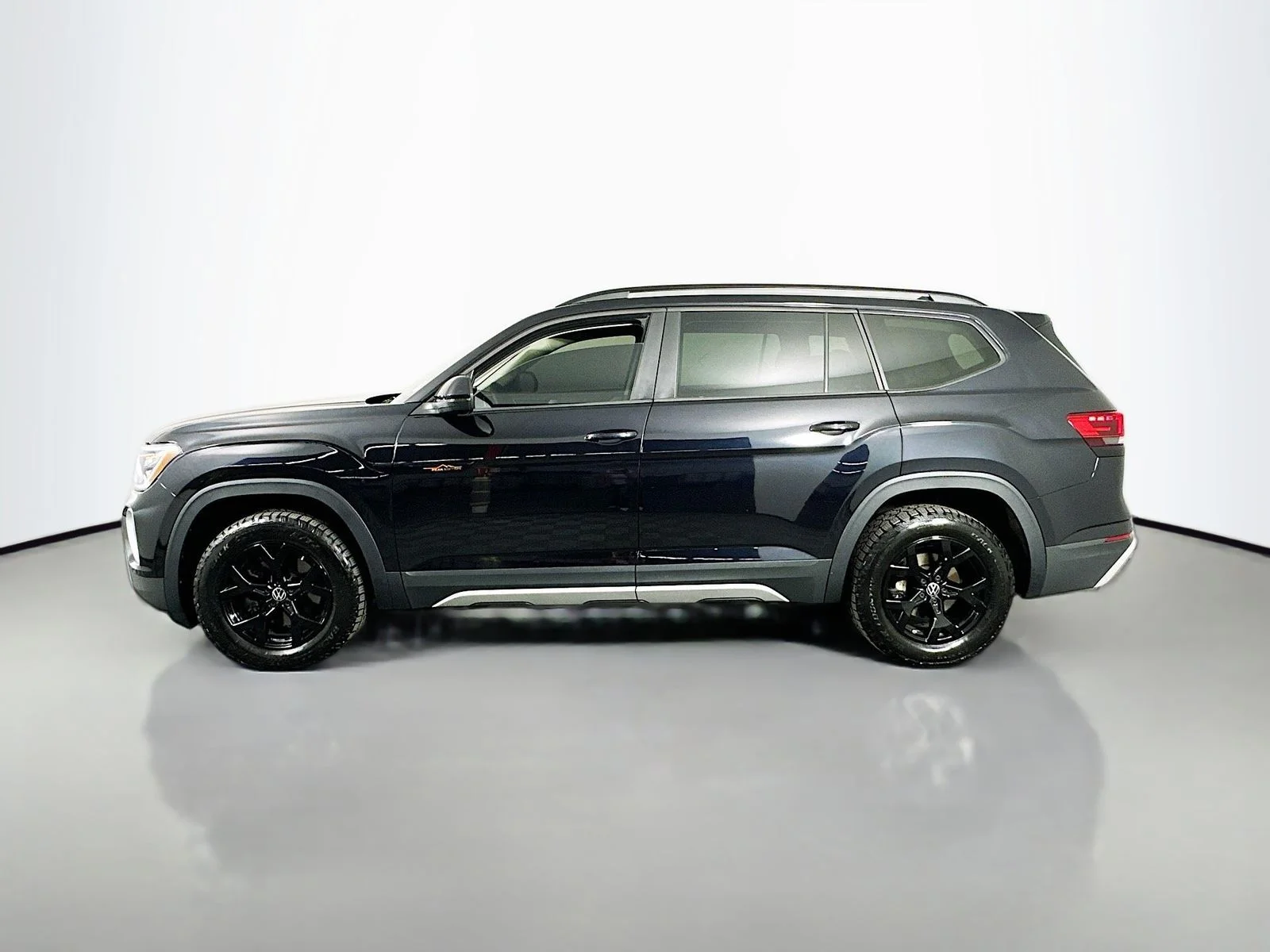 Used 2024 Deep Black Pearl Volkswagen 2.0T Peak Edition SE w/Technology image 5