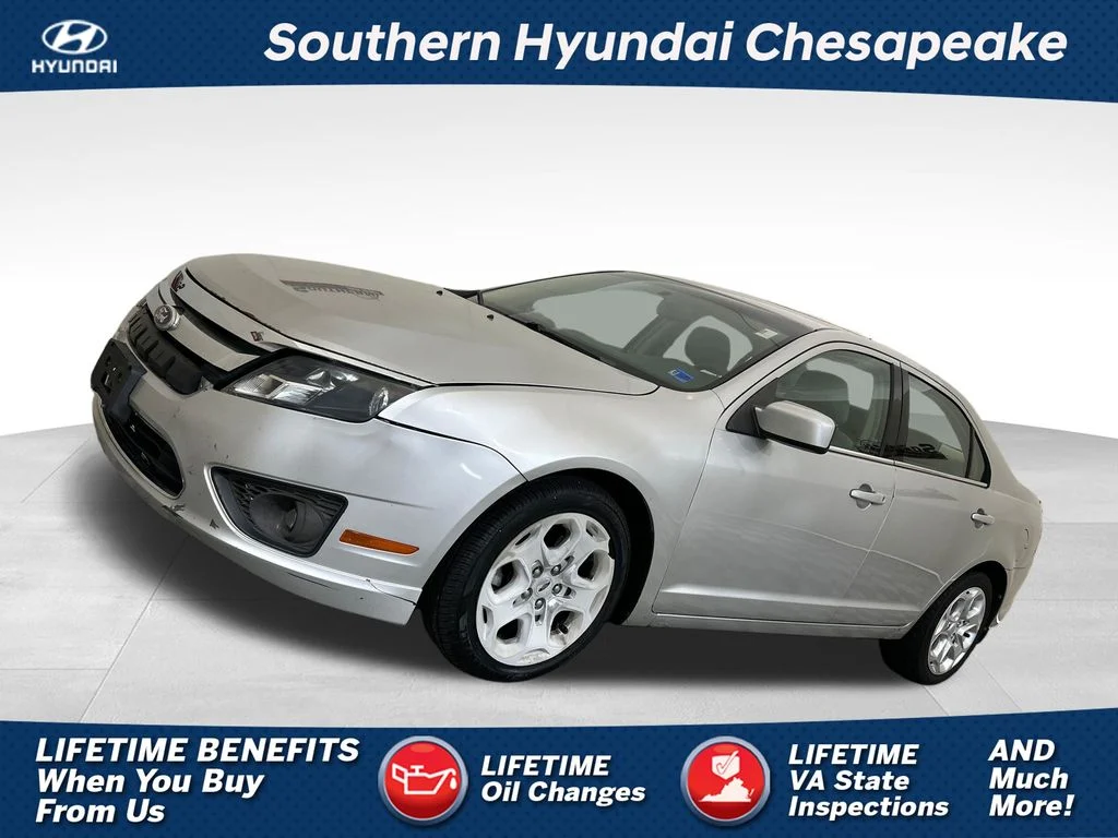 Used 2010 Silver Ford SE image 1