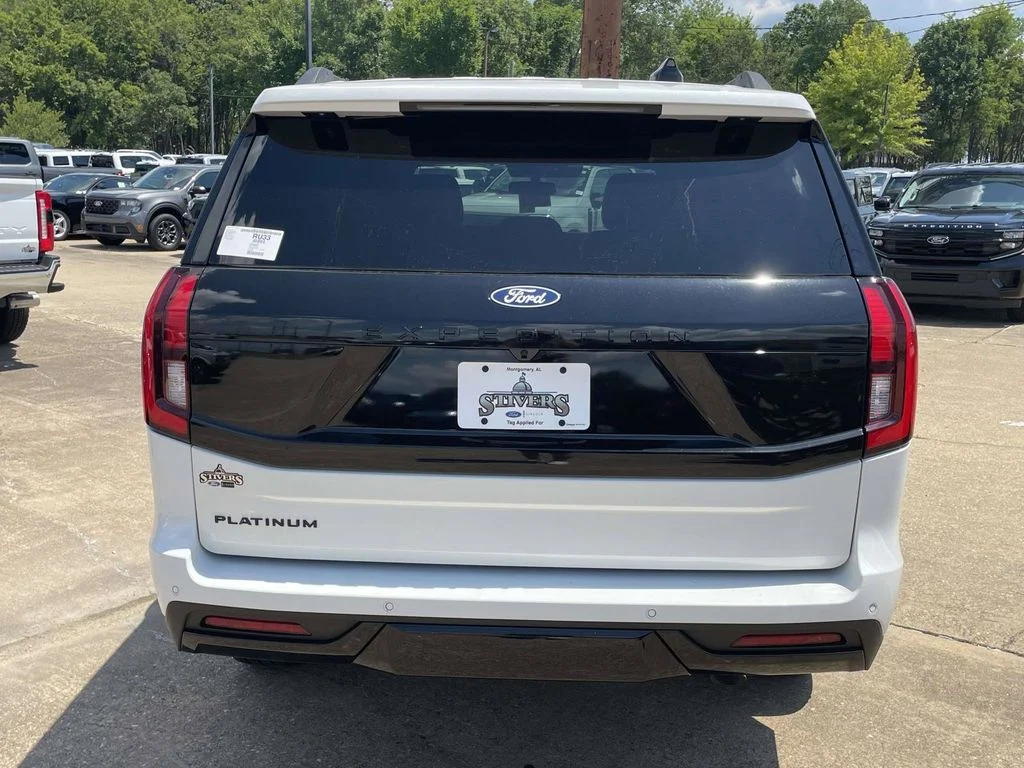 New 2027 Star White Metallic Tri-Coat Ford Platinum image 4