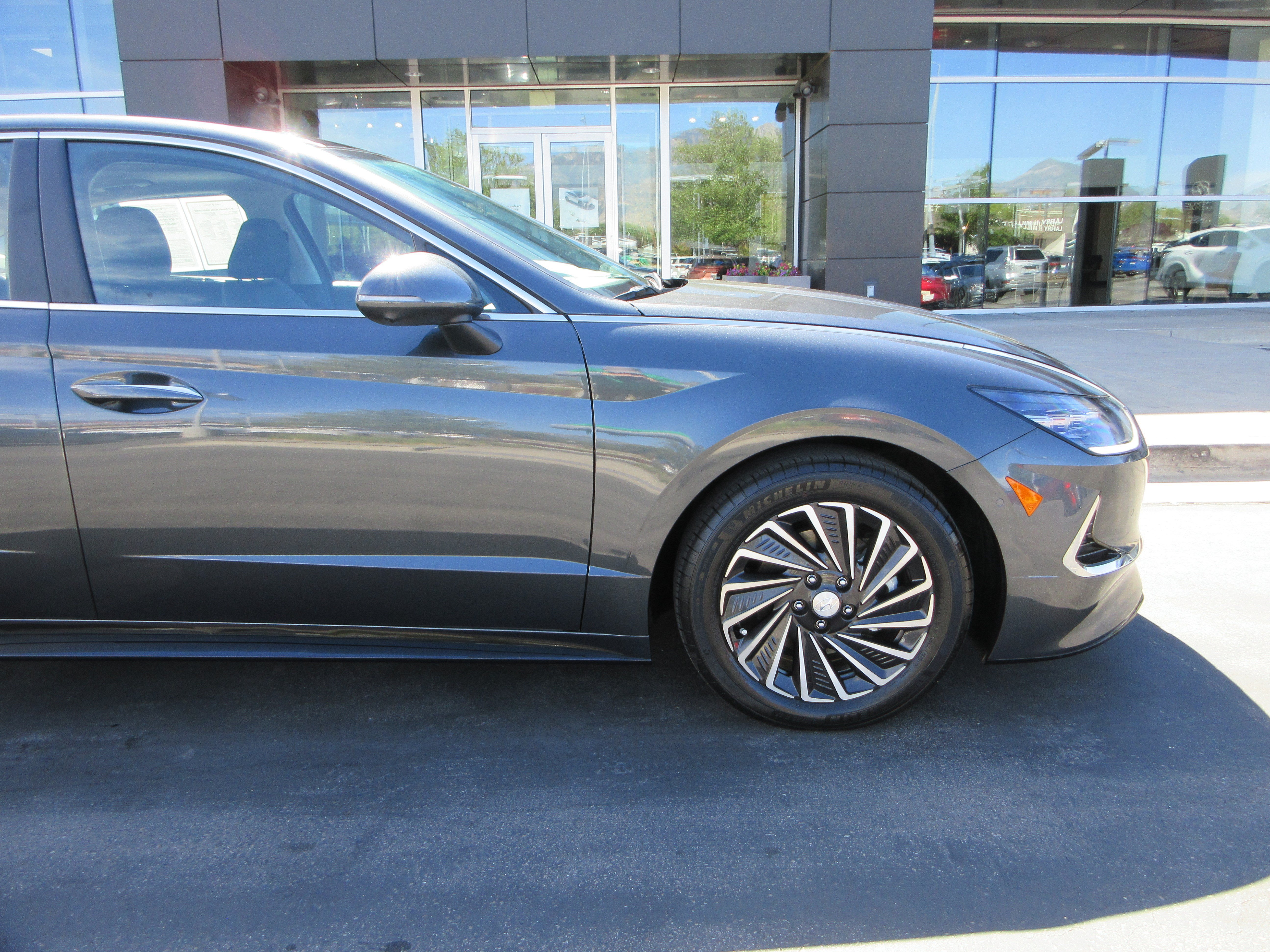 Used 2023 Portofino Gray Hyundai Limited image 12