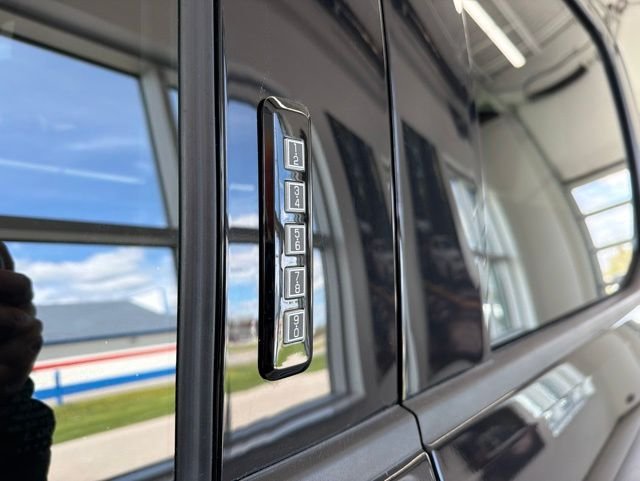 Used 2024 Black Ford XLT image 4
