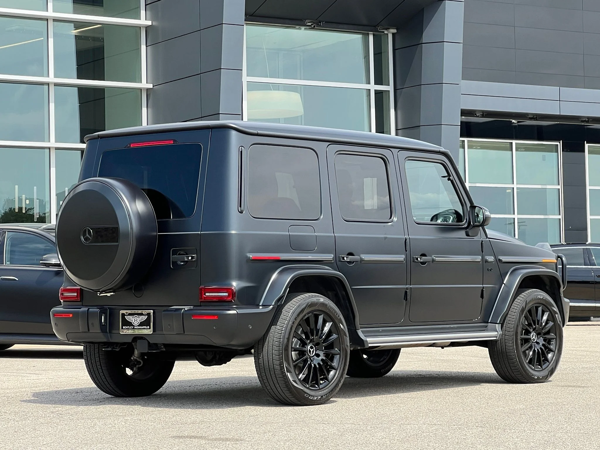 Used 2023  Mercedes-Benz G 550 image 4