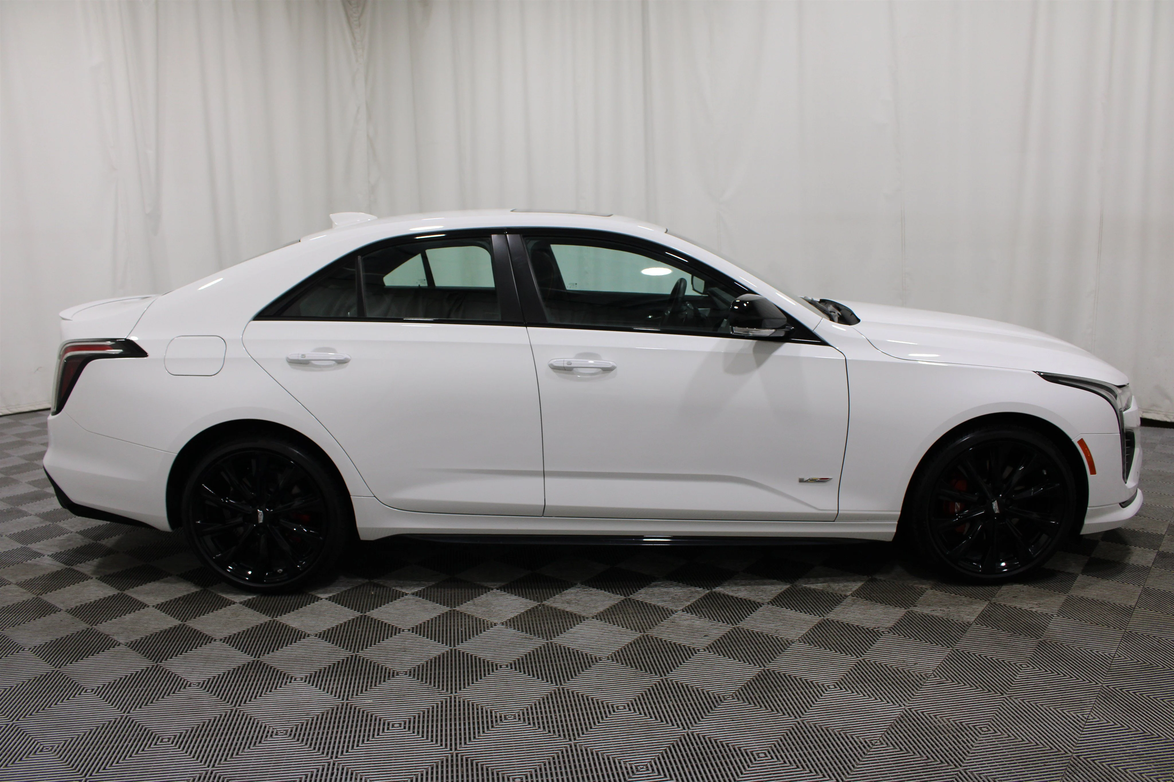 2025 Cadillac CT4 V-Series - Photo 29