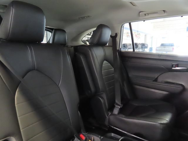 Used 2023 White Toyota XLE image 31