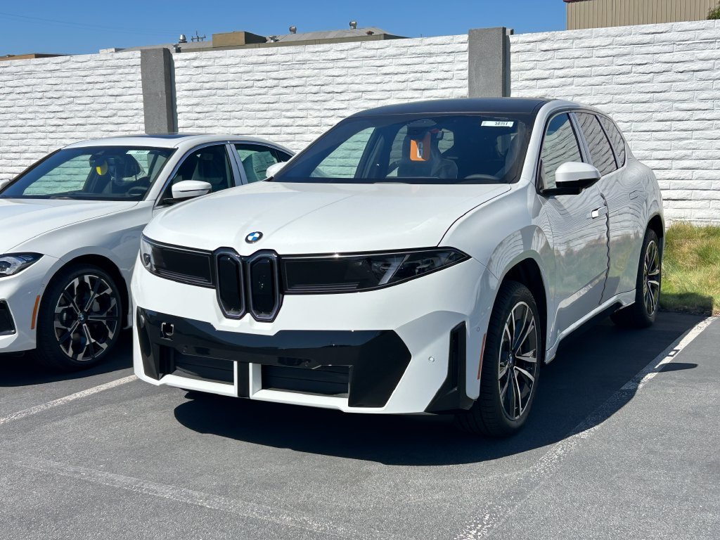 New 2027 Alpine White BMW  image 2