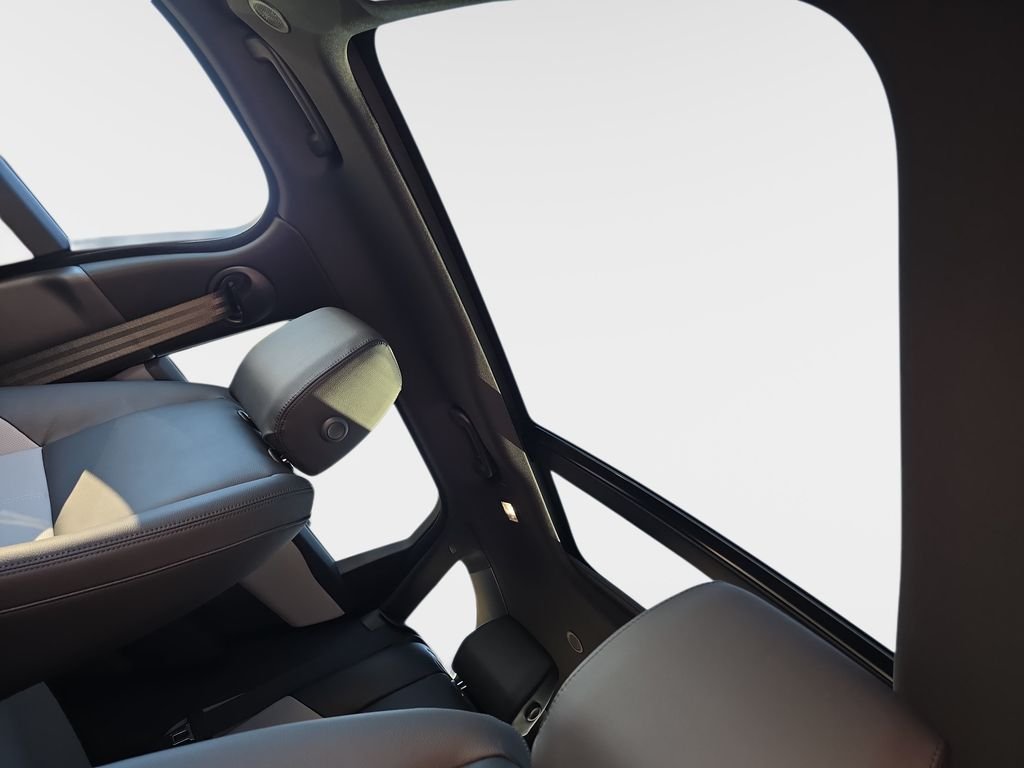 New 2026 Arroios Grey Land Rover S image 20