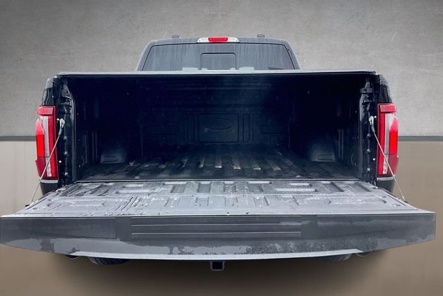Used 2025 Black Ford Lariat image 27