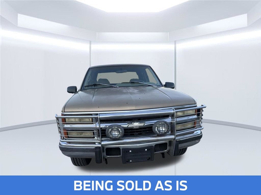 Used 1996  Chevrolet Cheyenne image 4
