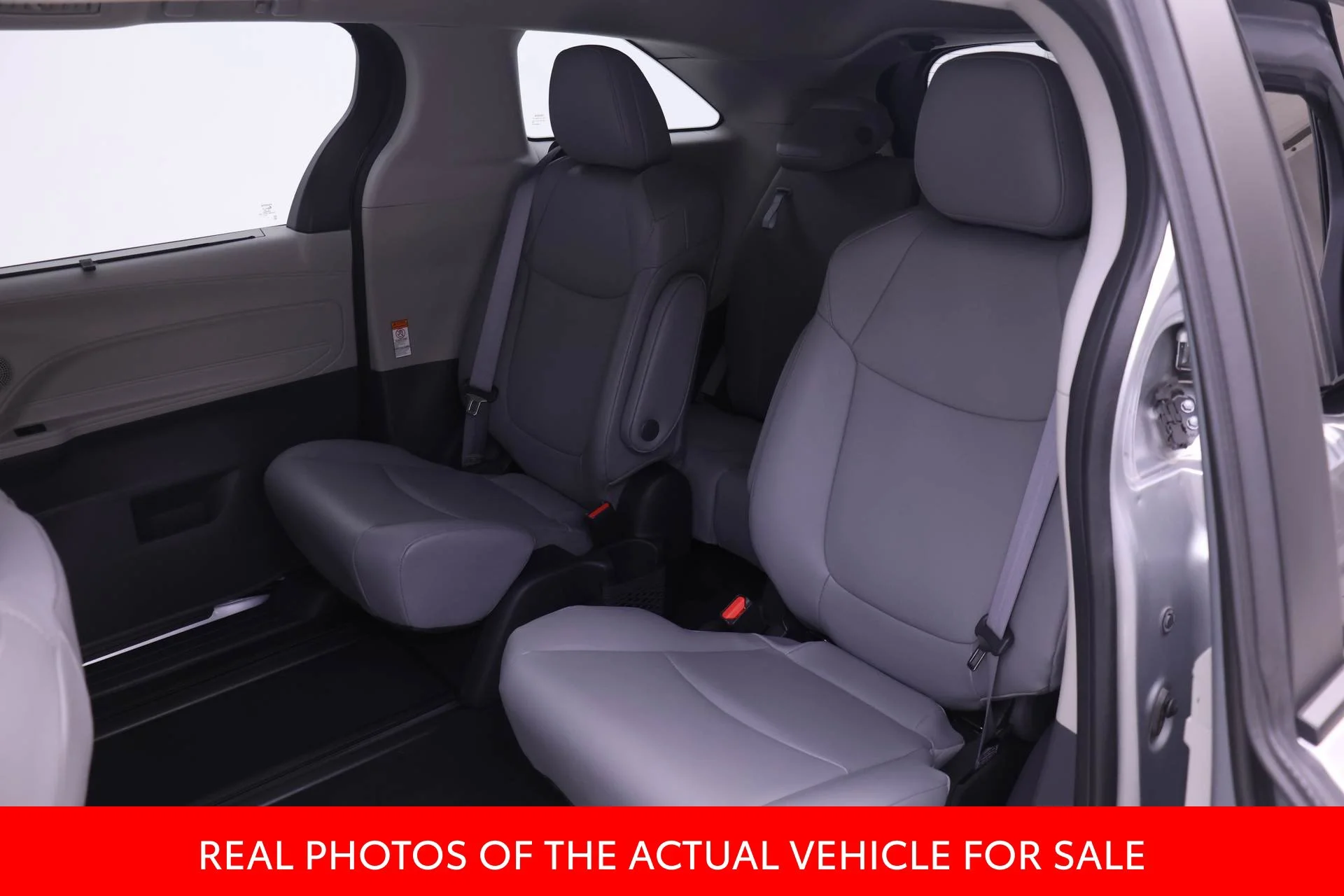 Certified Used 2022 Silver Toyota XLE image 9
