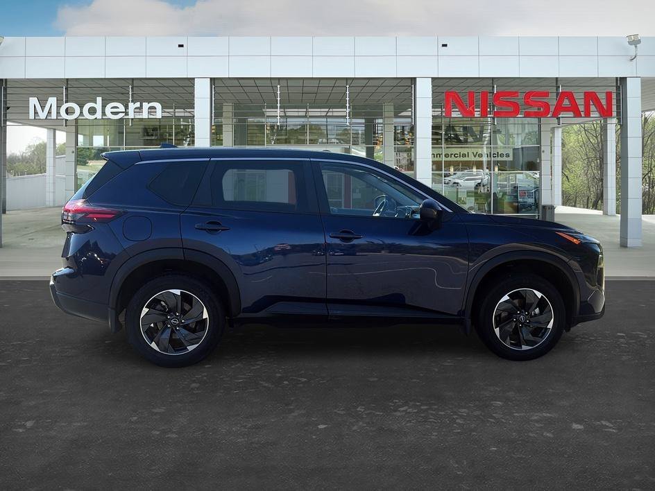 Used 2025 Deep Ocean Blue Pearl Nissan SV image 6